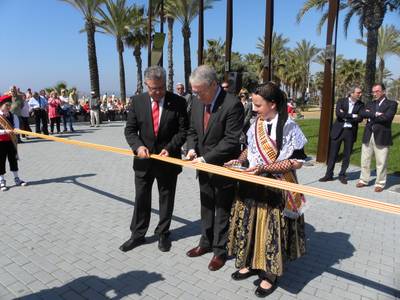 Una cinquantena d'entitats i associacions de Salou, juntes en la primera mostra local