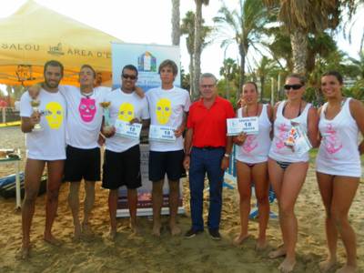 Una vintena de parelles han participat al VII Open de Vòlei platja de Salou