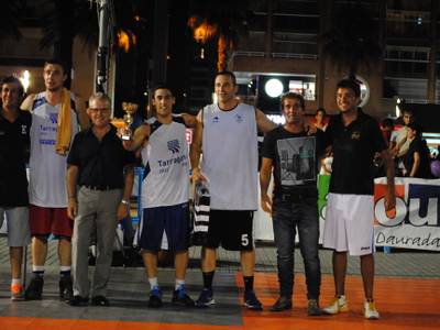 Uns 250 jugadors de bàsquet participen al primer 3x3 Streetball Salou