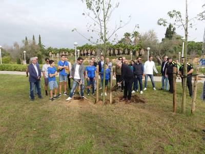 Plantada del árbol en Conmemoración del 37.º Aniversario de la Segregación de Salou