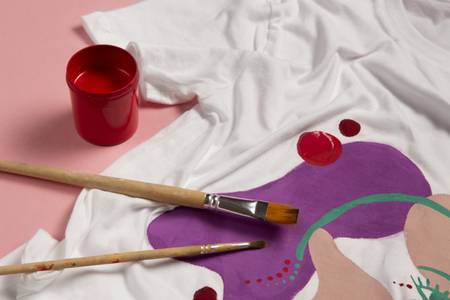 Vestimos con arte y pintamos camisetas