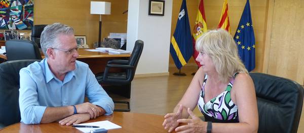 La Consejera de Relaciones Ciudadanas e Institucionales del Gobierno de Navarra visita Salou