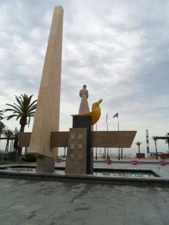 Monumento Jaume I de Salvador Ripoll y Lluís Maria Saumells - Paseo Jaume I