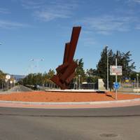 Monumento Violonchelo de Ernesto Knörr - Avinguda de Pau Casals