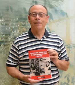El escritor salouense Joan Sardiña presentará mañana el libro 'Carrers mullats, calaixos eixuts. Els negocis singulars de Salou (1764-1975)'