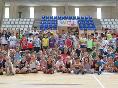 150 niños y niñas disfrutan del verano en la Escuela Deportiva de Salou