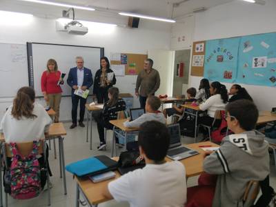 El alcalde de Salou visita del Instituto Jaume I