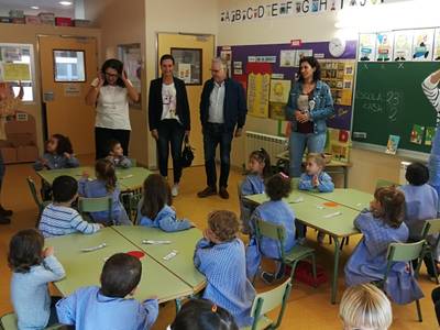 El alcalde, Pere Granados, visita las escuelas Salou y Vora Mar durante este inicio de curso