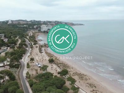 Las escuelas de Salou invitadas al estreno del micro-documental "Microplàstics Regatta" en el TAS