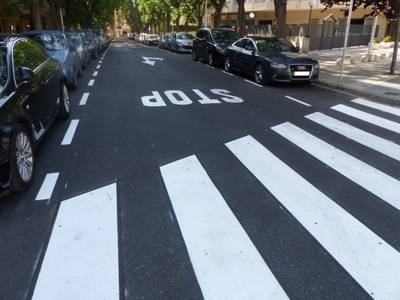 El Ayuntamiento renueva el asfaltado y la señalización horizontal en las calles Nord, Logronyo y Sínies
