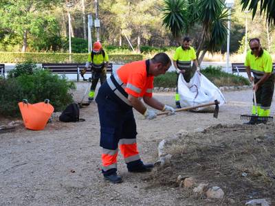 Empiezan las labores de mantenimiento y conservación de los espacios verdes públicos en el Cap Salou