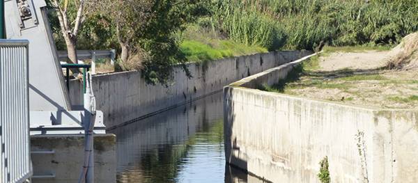 El Ayuntamiento de Salou y la Agencia Catalana del Agua actuarán conjuntamente para la mejora del cauce del barranco de Barenys