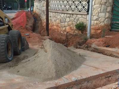 Se inicia el cambio de las tuberías de agua potable en la calle Murillo para mejorar el rendimiento de la red