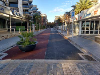 Se inician las obras de pavimentación del carril bici de la C/ Josep Carner