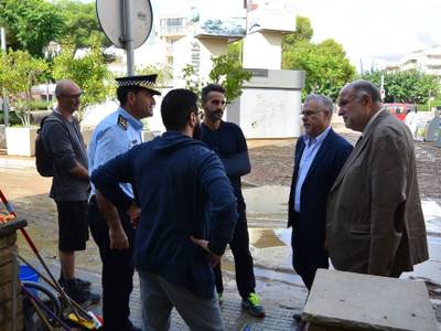 Salou trabaja en el restablecimiento de la normalidad tras el temporal, que ha causado numerosos daños materiales