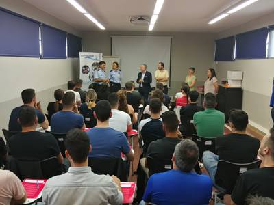 Hoy se ha llevado a cabo el inicio del curso de formación impartido por el Instituto de Seguridad Pública de Catalunya en el cuartel de policía de Salou