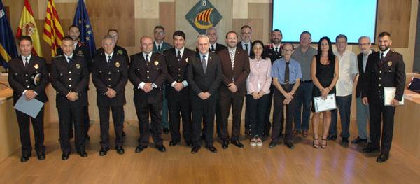 Salou celebra el Día de la policía con un amplio reconocimiento a los cuerpos de seguridad y sociedad civil