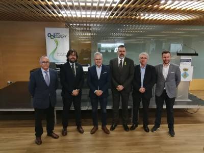 El alcalde da la bienvenida a los asistentes del Salón Construimos Futuro