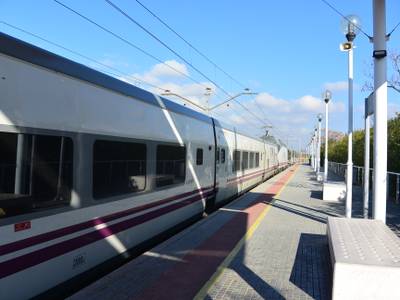 El alcalde de Salou, Pere Granados, pide a Renfe que los trenes TGN - BCN y viceversa tengan origen y final Salou-PortAventura