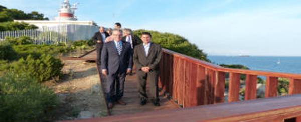 El Puerto de Tarragona y el Ayuntamiento de Salou inauguran el nuevo mirador del Faro de Cap Salou