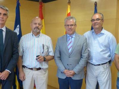 El Ayuntamiento de Salou reconoce los 25 años de trabajo en la administración de Victor Manuel Vivanco