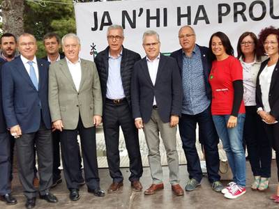 La capital de la Costa Daurada dice basta al desbarajuste del sistema ferroviario y pide celeridad en la construcción de la nueva estación