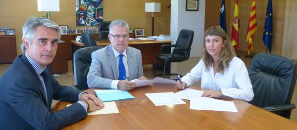El alcalde de Salou firma un convenio con Catalunya Banc para promover la vivienda social