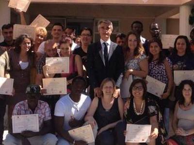 Se entregan los diplomas de los cursos del 'Servicio de Acogida al Recién llegado' y 'Servicio de asesoramiento a las mujeres'