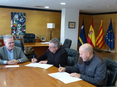 Cáritas y Eluzai reciben más de 1.400 euros solidarios obtenidos en la paella de la fiesta mayor 30 de Octubre