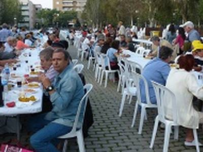Un millar de salouenses celebran el día grande de las fiestas de la Segregación con una paella popular