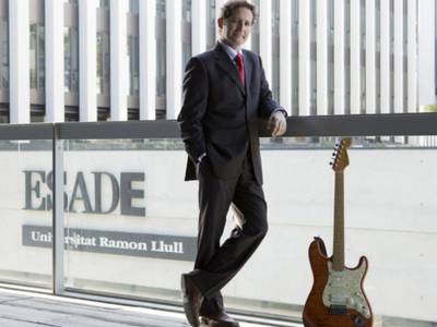 El profesor de ESADE Salva López explicará en una conferencia cómo hacer la "Rockvolución Empresarial: lecciones del mundo de la música para directivos y emprendedores"