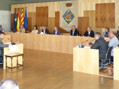 El pleno del Ayuntamiento de Salou aprueba con un amplio consenso las ordenanzas fiscales que reducen de un 2% el IBI y congelan el resto de tasas e impuestos