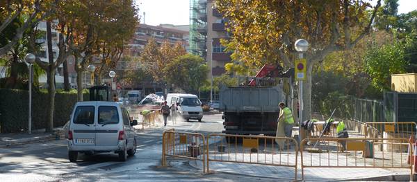 Salou corta al tráfico la Via Roma y la plaza Francesc Macià durante una semana para mejorar el asfalto
