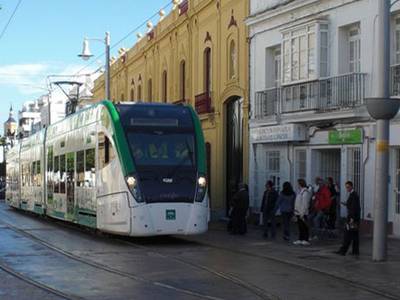 Se descarta la segunda estación al lado del Hotel Regina y Salou apuesta por la creación del tren-tram en el trazado del Eje Cívico
