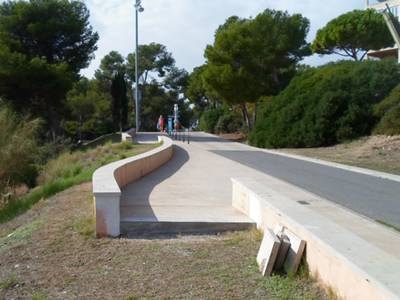 Se inician las obras de mejora de los caminos de acceso a la playa Larga de Salou