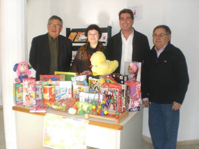 Acción Social entrega a entidades benéficas juguetes solidarios