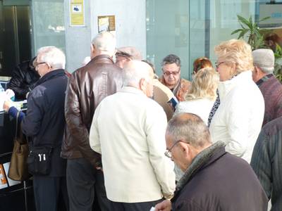 Acción Social organiza el primer encuentro entre abuelos y jóvenes para potenciar la convivencia