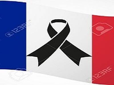 Salou se suma a las muestras de pésame por los atentados de Francia y el lunes convoca una concentración silenciosa