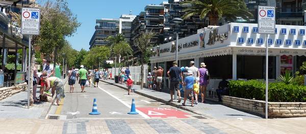 Comienza la prueba piloto para convertir en zona peatonal tres calles cercanas Paseo Jaume I de Salou