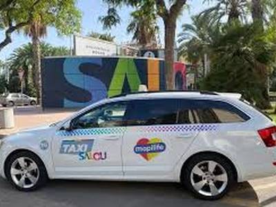 Convocatoria de pruebas para conductores de taxi en Salou