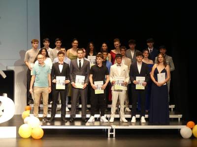 📸 GALERÍA: Acto de graduación del alumnado de Ciclos Formativos y Bachillerato del Instituto Jaume I de Salou