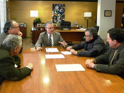 El alcalde de Salou firma un contrato de colaboración con la Asociación Hotelera Salou-Cambrils-La Pineda para promover el empleo