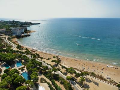 El alcalde de Salou hace un llamamiento a la 'colaboración', al 'comportamiento cívico' y a la 'responsabilidad individual y colectiva' para el uso responsable de la playa