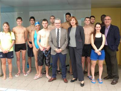 El alcalde de Salou inaugura el curso de Socorrismo que fomenta el empleo entre los jóvenes