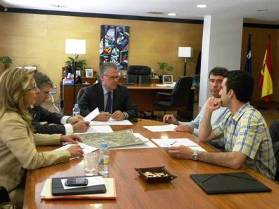 El alcalde de Salou se reúne con los vecinos de Barenys para informarles sobre el proyecto de desvío del Barranco