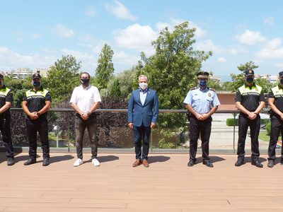 El alcalde Pere Granados da la bienvenida a cinco nuevos agentes que se incorporan al cuerpo de la Policía Local de Salou