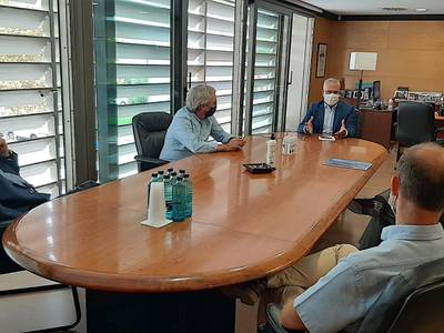 El alcalde Pere Granados se reúne con el nuevo presidente de la Associació Hotelera, Jaume Orteu, para consolidar el buen posicionamiento del municipio a nivel turístico y construir el Salou del futuro
