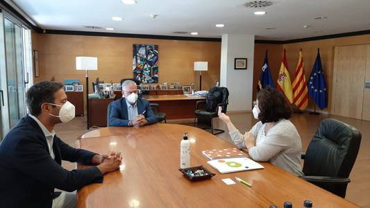 El alcalde Pere Granados se reúne con la secretaria territorial de PIMEC, Gemma Gasulla, para tratar sobre la reactivación de la economía local