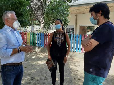 El alcalde Pere Granados visita a los niños y niñas que disfrutan de la nueva edición del Casal Xic'S