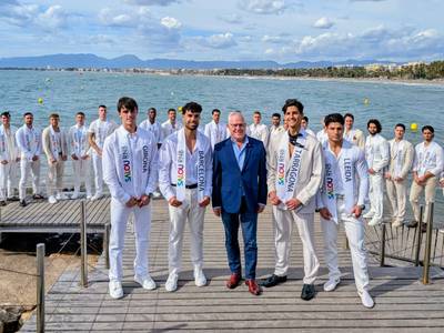 El alcalde preside el acto de imposición de bandas a los candidatos a Míster RNB España 2025